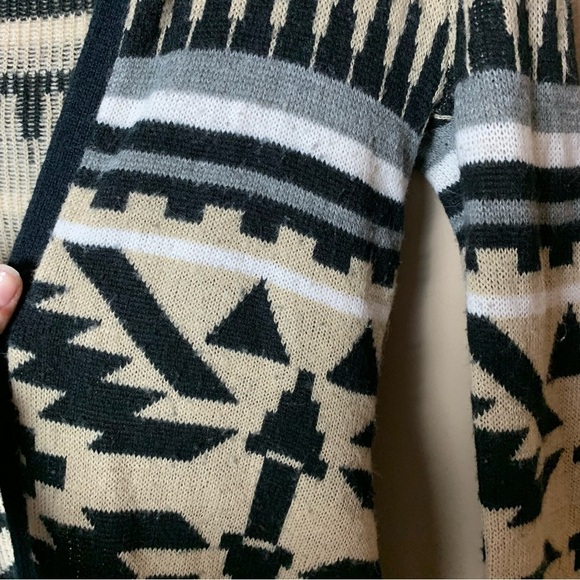 Women's Black, White & Tan Aztec Southwestern Print Open Front Cardigan Sweater - Picture 7 of 9